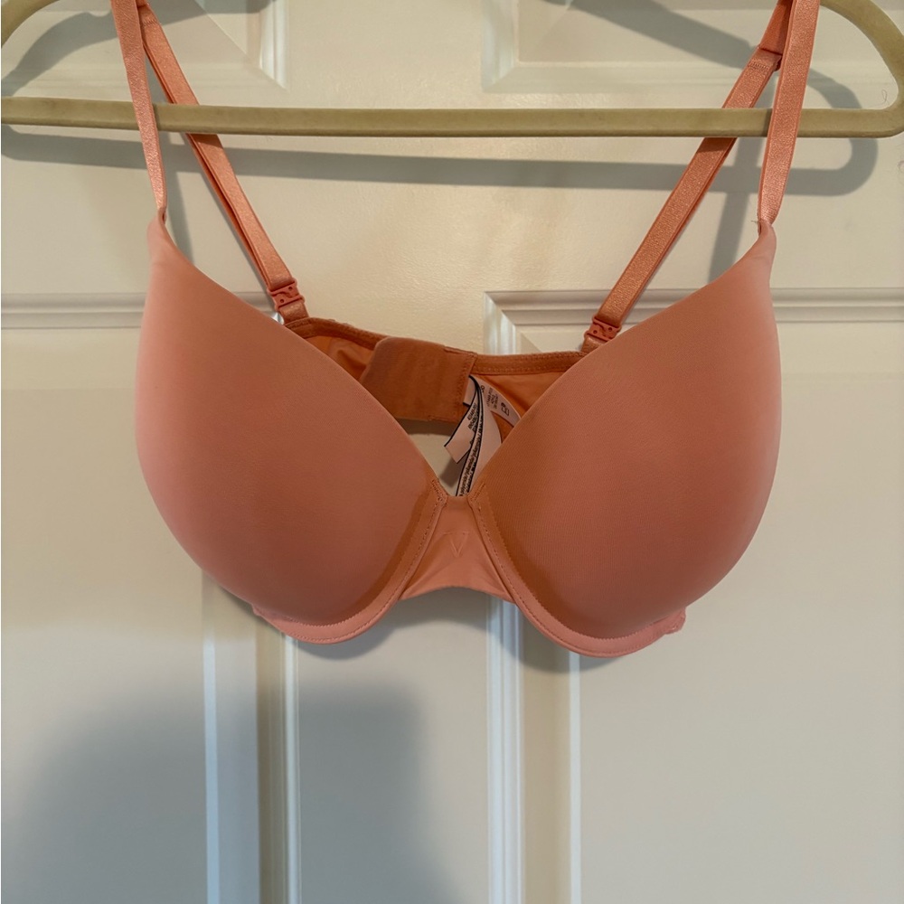 Victoria Secret lightly lined Demi